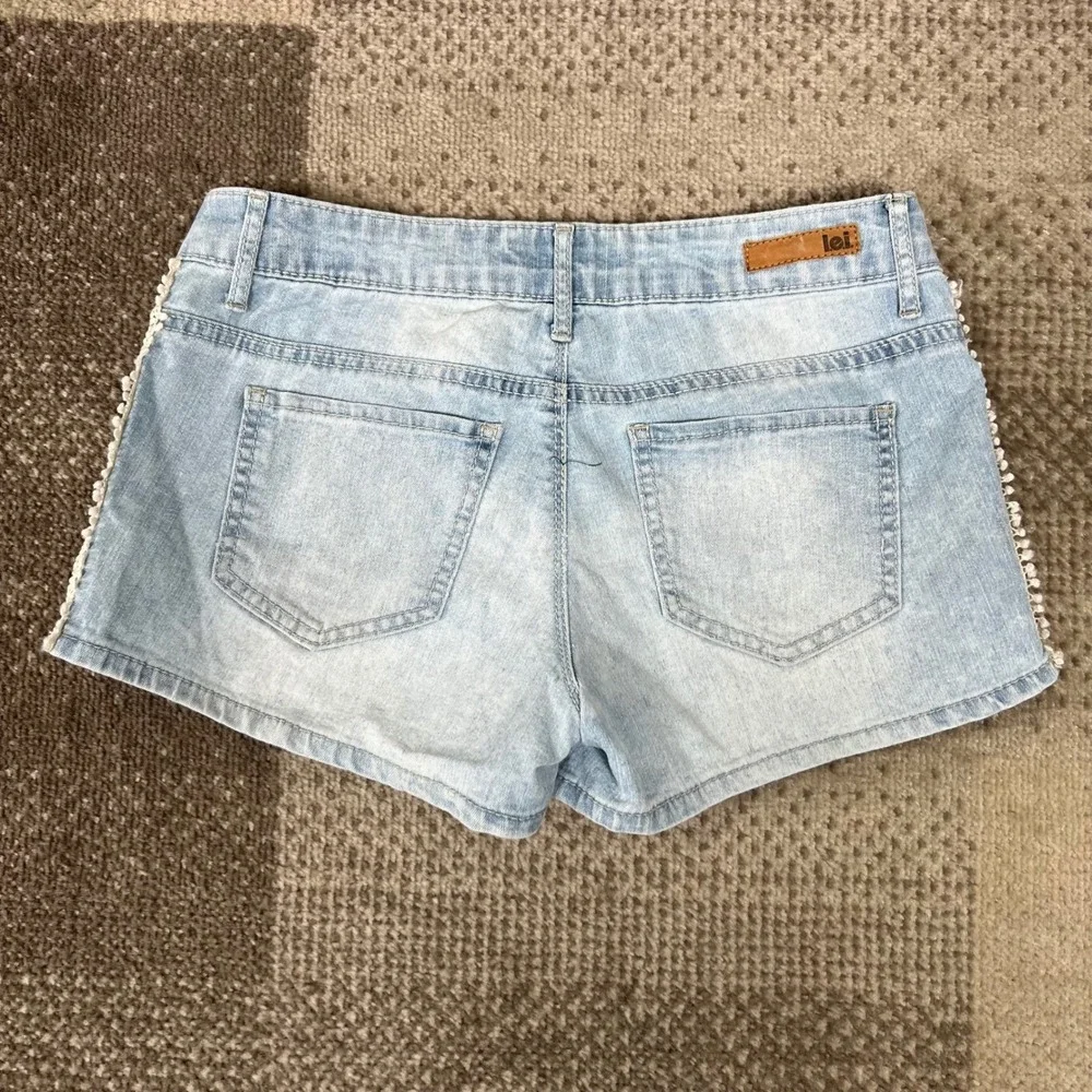 Y2K LEI Ashley Low Rise Denim Micro Shorts Womens‎ Size 3 Lace Inset Blue 28W